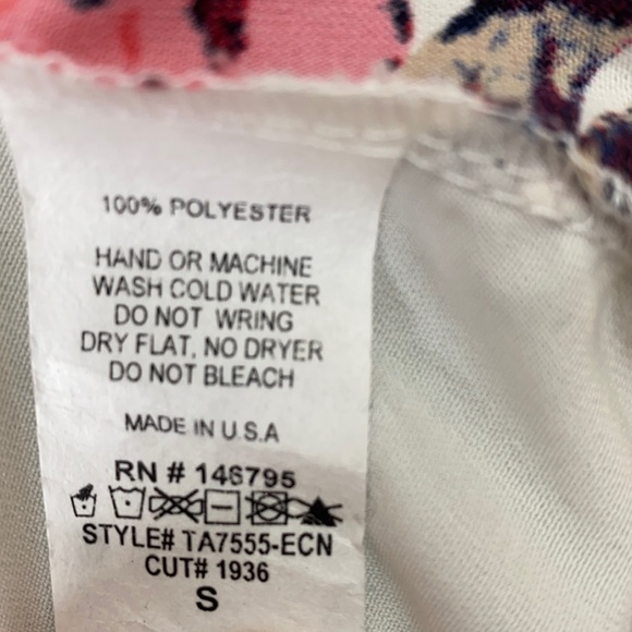 dee elly Small tie Front 3/4 sleeve blouse - Picture 6 of 9